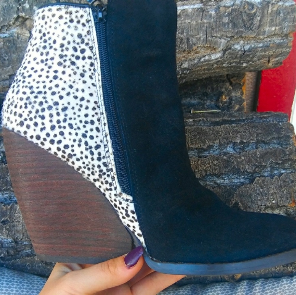 Very volatile la booties size 7.5